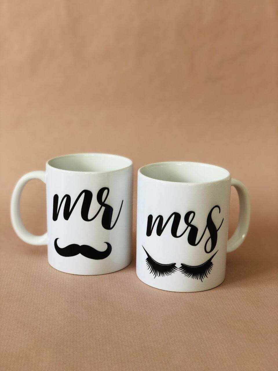 Парні чашки "Mr - Mrs" від HD Studio - оригінальний дизайн та високоякісний керамічний матеріал, що забезпечує стійкість та довговічність. Ідеальний вибір для романтичного або дружнього подарунку. Замовляйте зараз з доставкою по Україні!